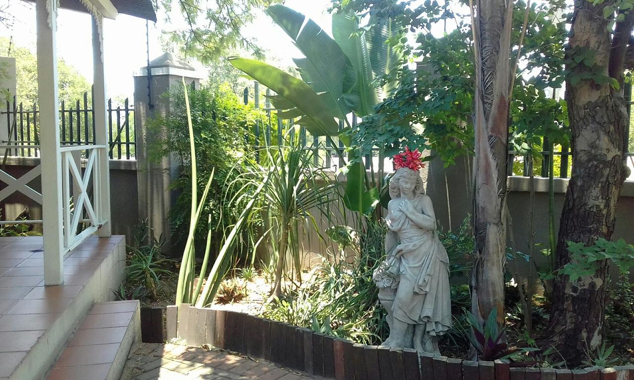 Cu Guest House 팔라보르와 외부 사진