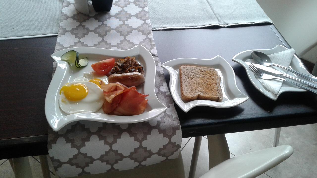 Cu Guest House 팔라보르와 외부 사진