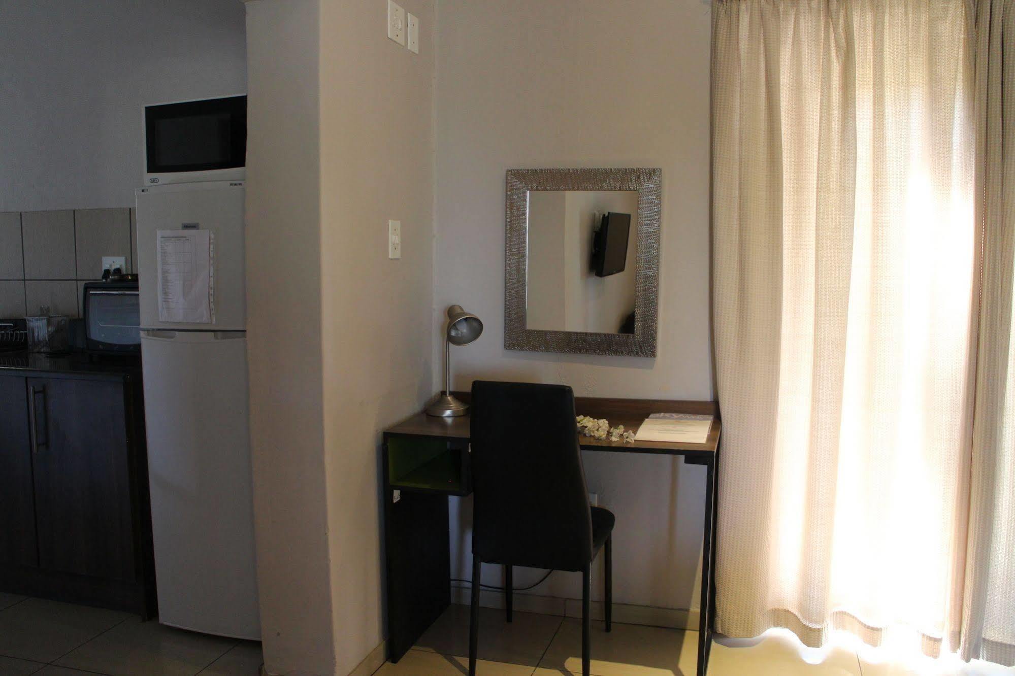Cu Guest House 팔라보르와 외부 사진